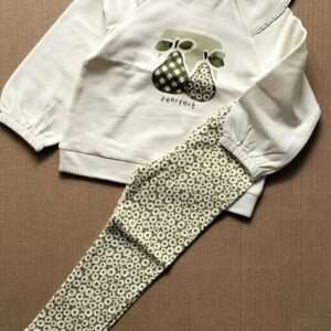 conjunto de sudadera y legin estampado